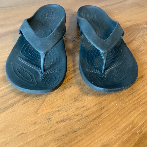 Crocs Kadee II Womens 9 Sandals Black Thong Flip Flops Slip On Beach Pool - Picture 6 of 10